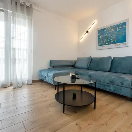 Modern With Balcony 12 Min Walk To The * Split