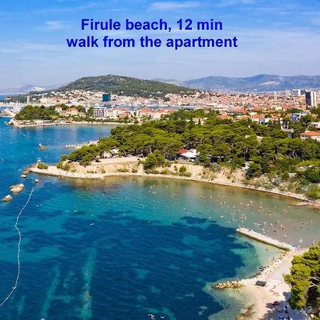 Modern With Balcony 12 Min Walk To The Split